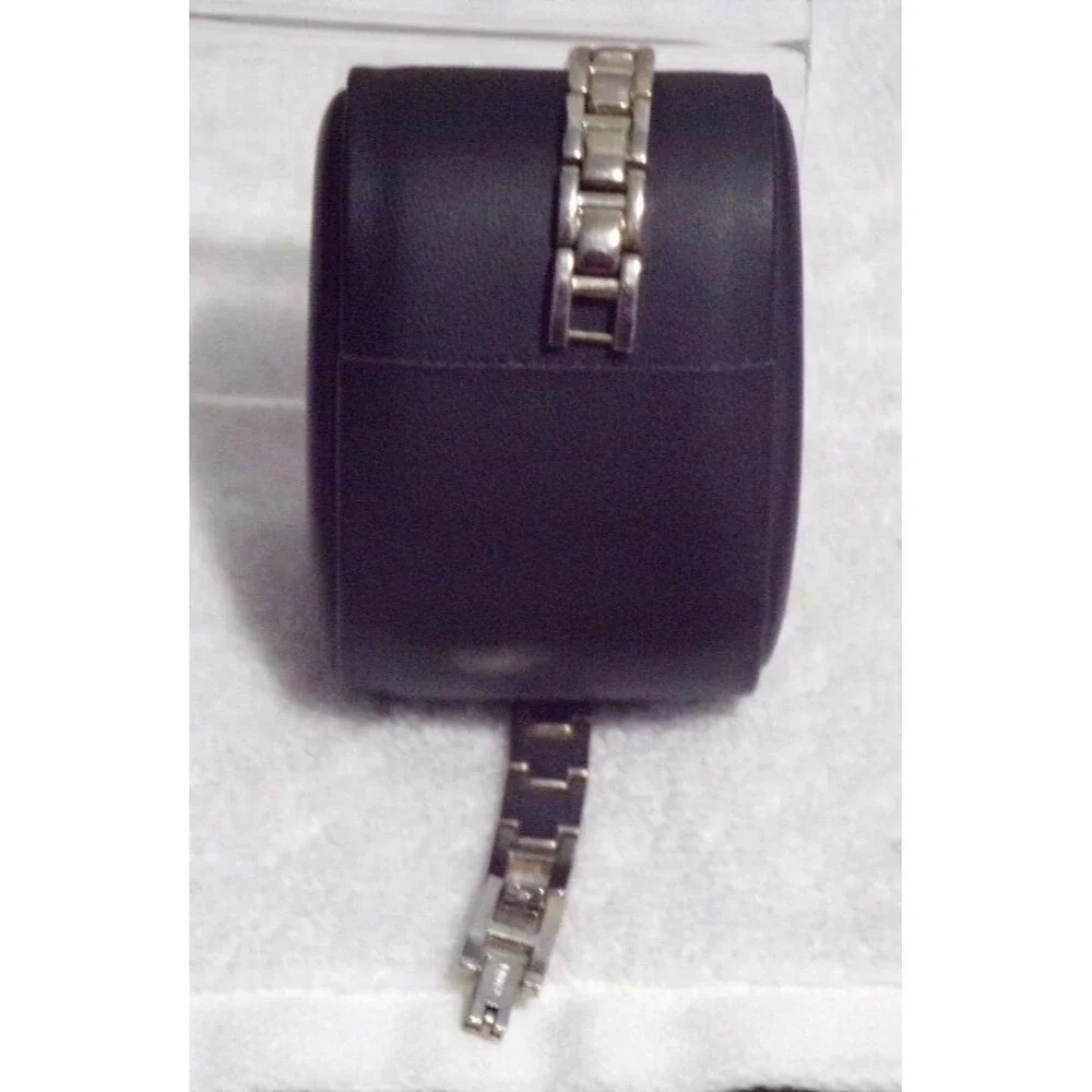 Quartz Women's Pearl Like Square Face w/Silver Bracelet Band New Battery Works‎